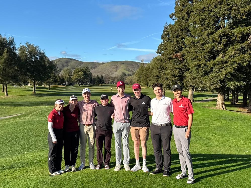 Club Golf players on the green
