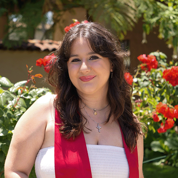 Nadine Koochou - winner of the Hoefer Prize - Student Research Essay 