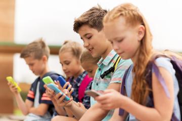 MIddle School Students with iPhones