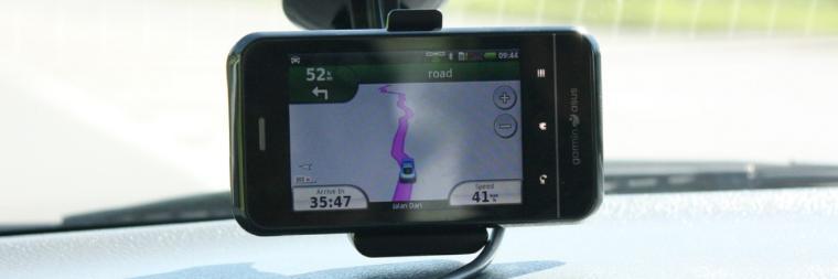 A camera with an image of a lighting setup displayed on its screen.
